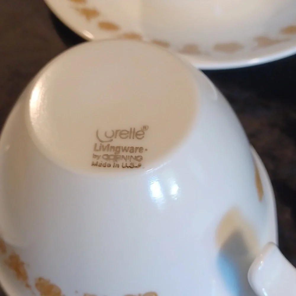 Corelle livingware by Corning 4 cup and saucer set butterfly design